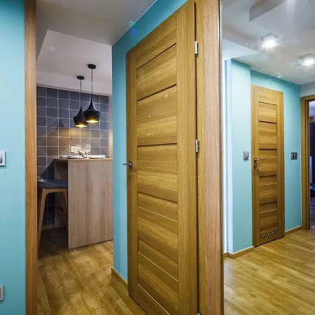 Makuszynsky Apartment